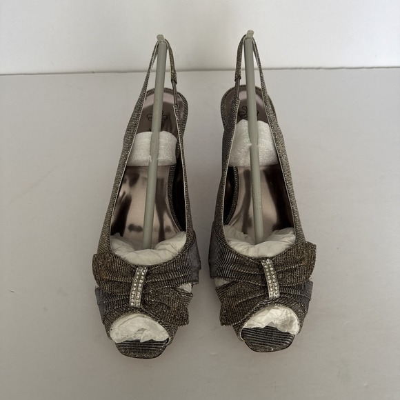 J Renee Heels Slader Dance Fabric Shimmery Pewter Kitten Heels Sling Back 8 W - Picture 2 of 10